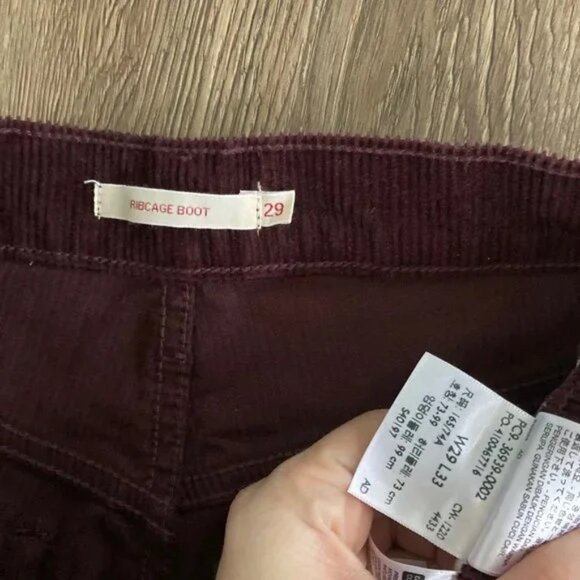 Levi's Ribcage Boot High Waist Corduroy Pants In Malbec 29 x 32 - Picture 12 of 13